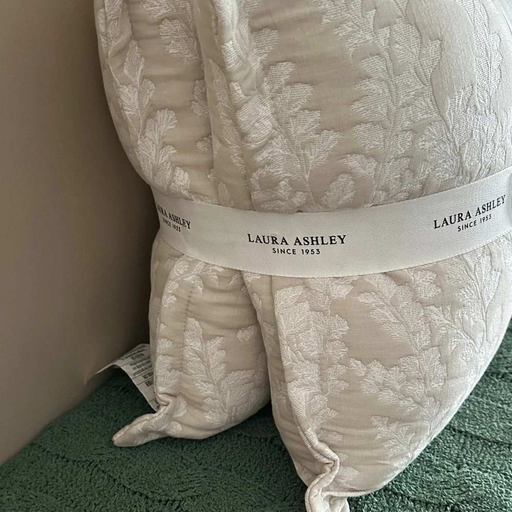 Laura Ashley Waxham Pillows White & Ivory Leaf Print Set of 2 Gorgeous! NEW!